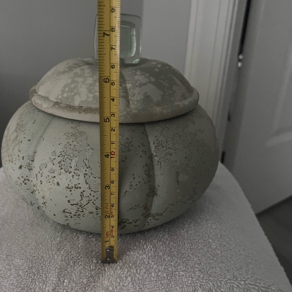 VINTAGE GREEN/ GOLD FLECKS PUMPKIN WITH LID AND STAND - Picture 5 of 13